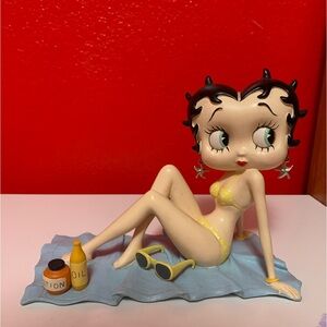 Sun Bathing Betty Boop Collectable Figurine